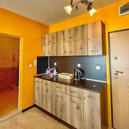 Apartment Family 17 *